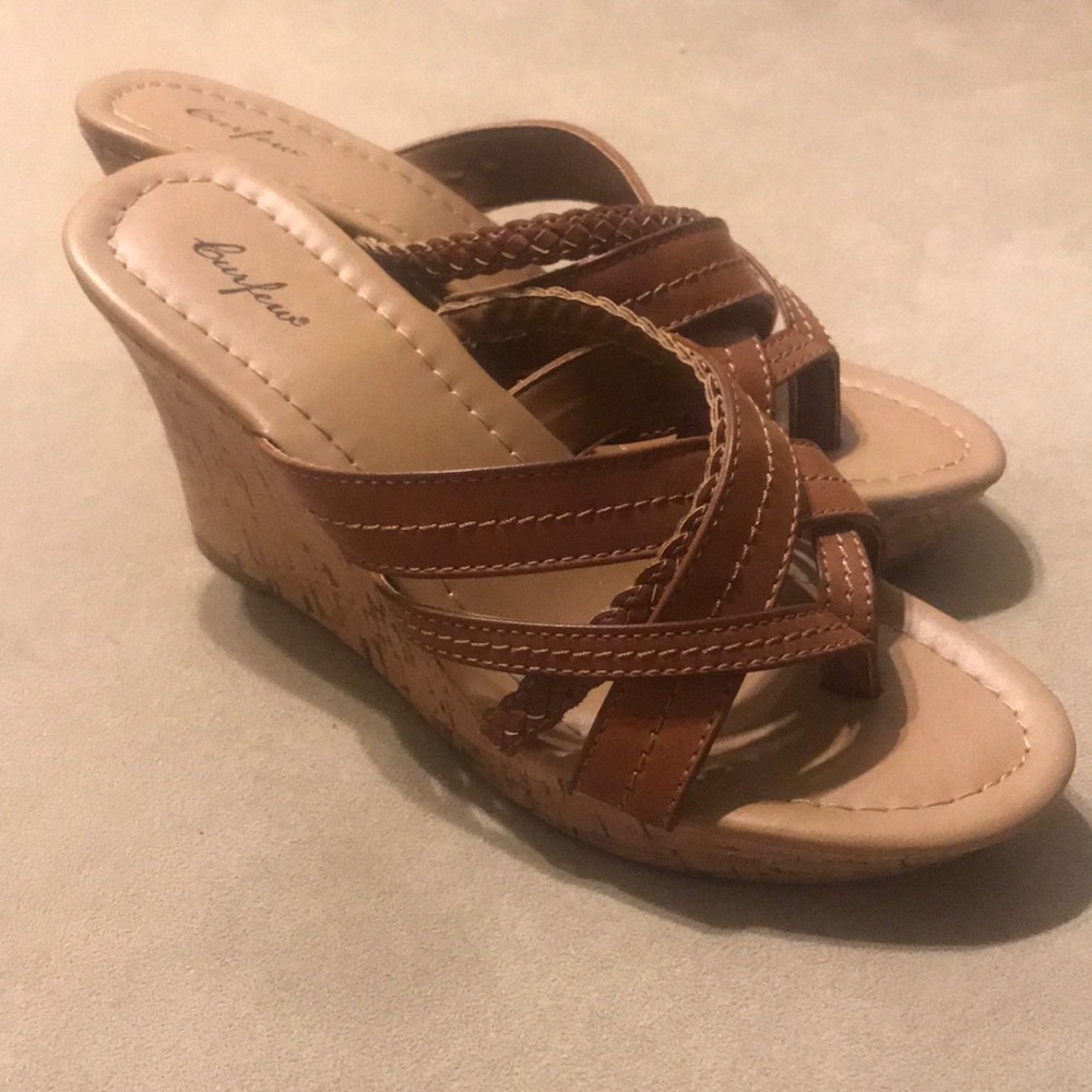 summer wedges <3